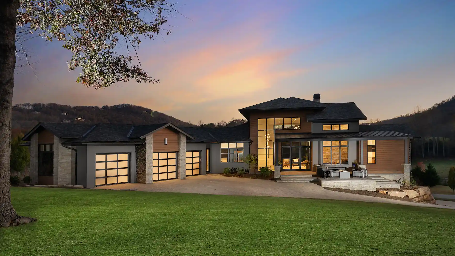 How Art Businesses Can Partner with Luxury Home Builders in Asheville NC